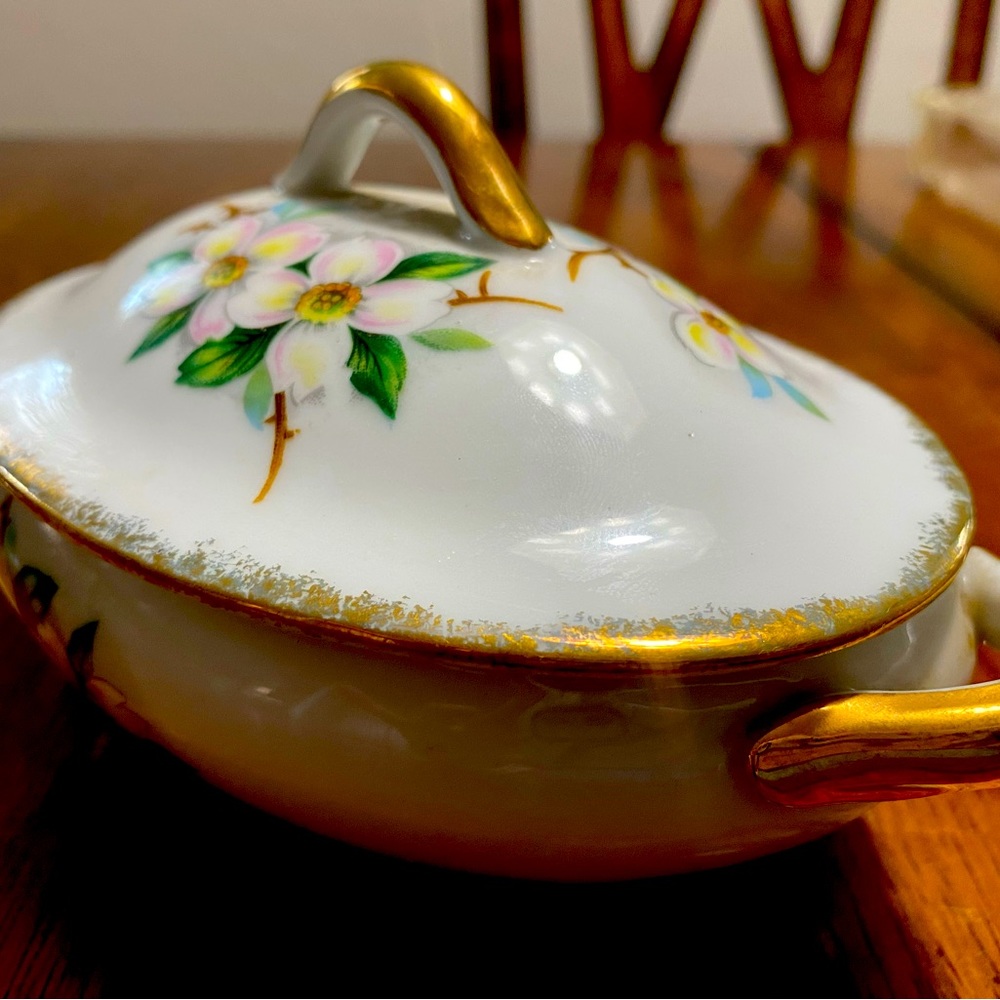 Vintage Japanese Dogwood DW-NW-58 covered candy dish.